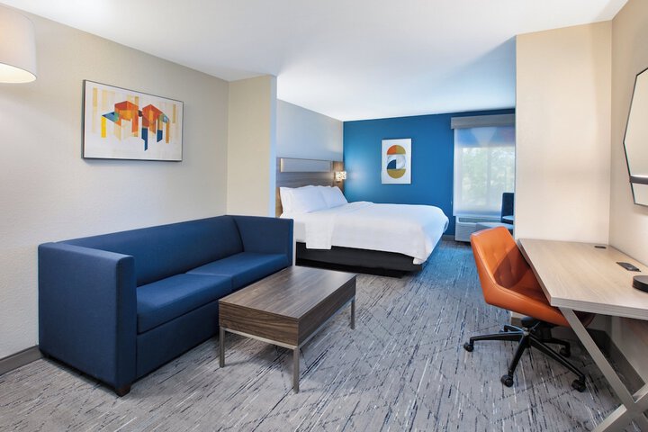 Room 5 of 24