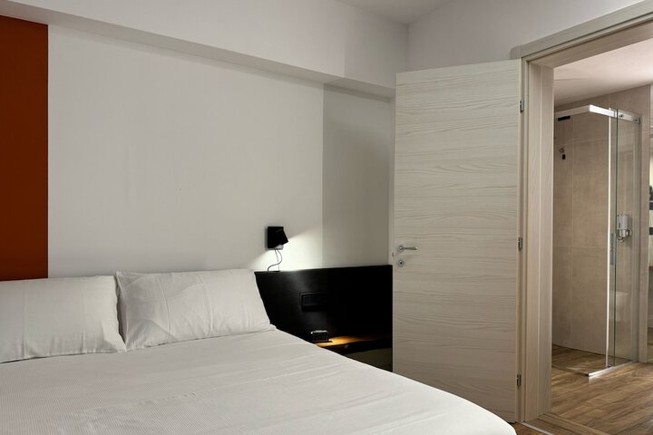 Room 7 of 36