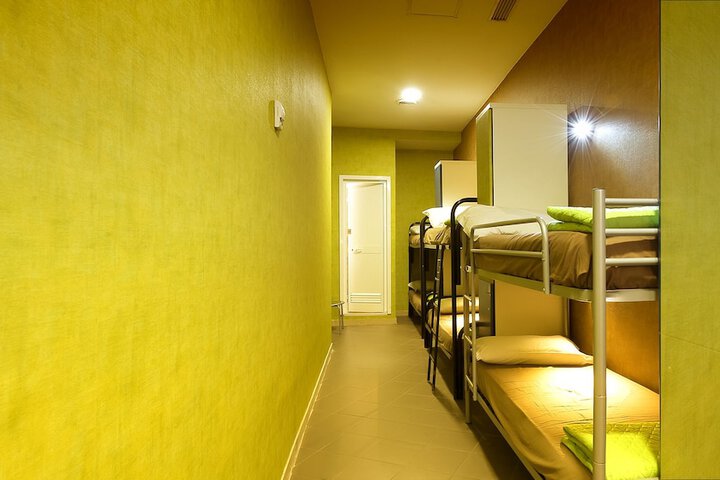 Room 10 of 51