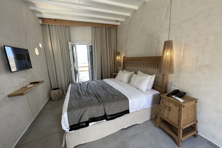 Room 46 of 198