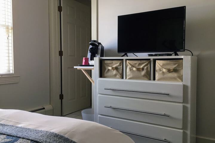 Room 33 of 168
