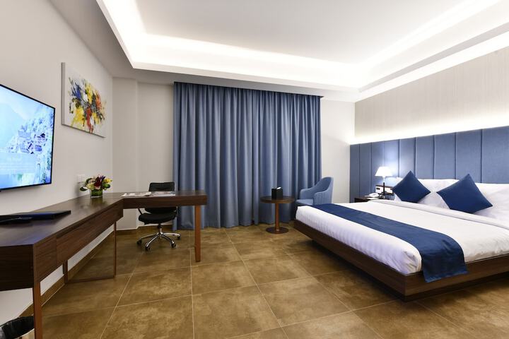 Room 5 of 42