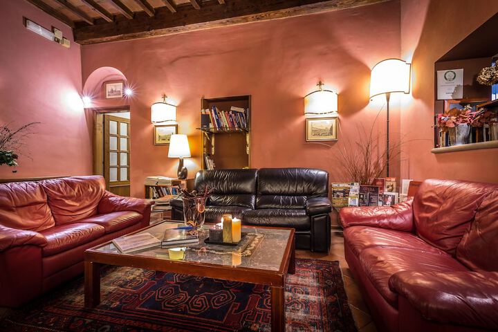 Lounge 58 of 60