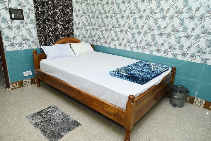 Room 11 of 22