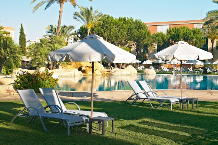 Hotel with Pool