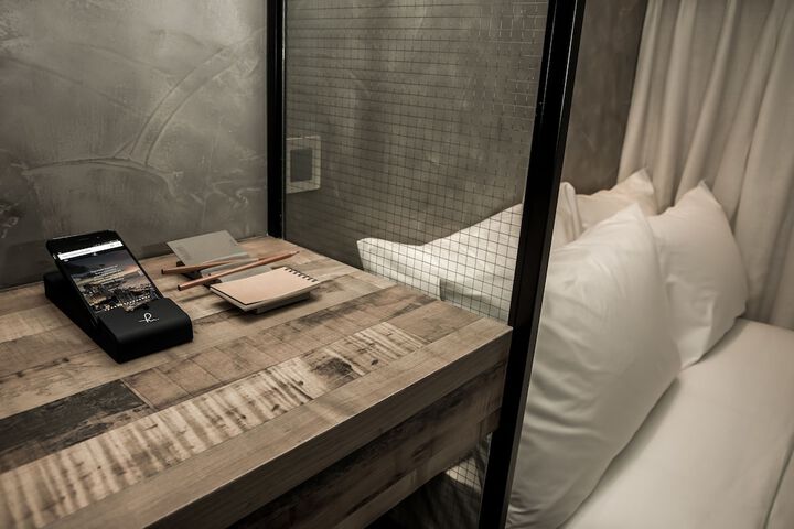 Room 7 of 42