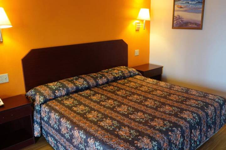 Room 13 of 30