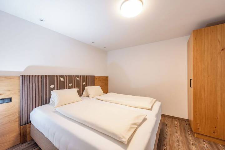 Room 45 of 128