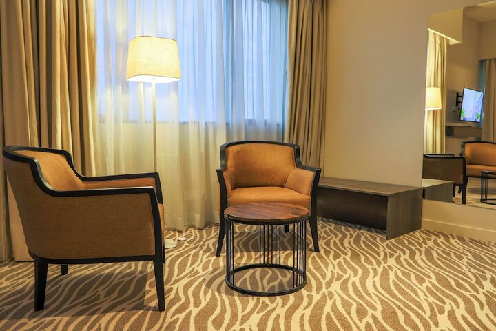 Room 4 of 34