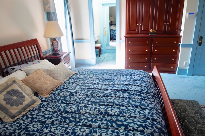Room 110 of 240