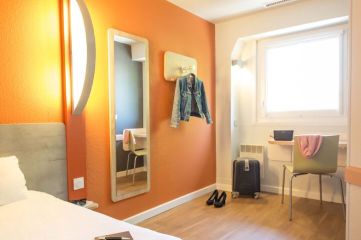 Room 6 of 41