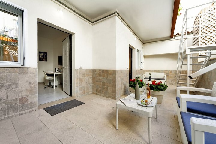 Terrace/Patio 8 of 24