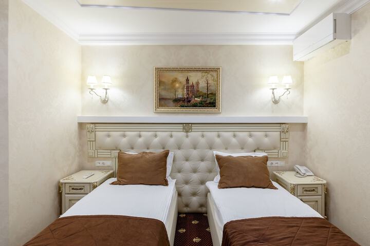 Room 4 of 43