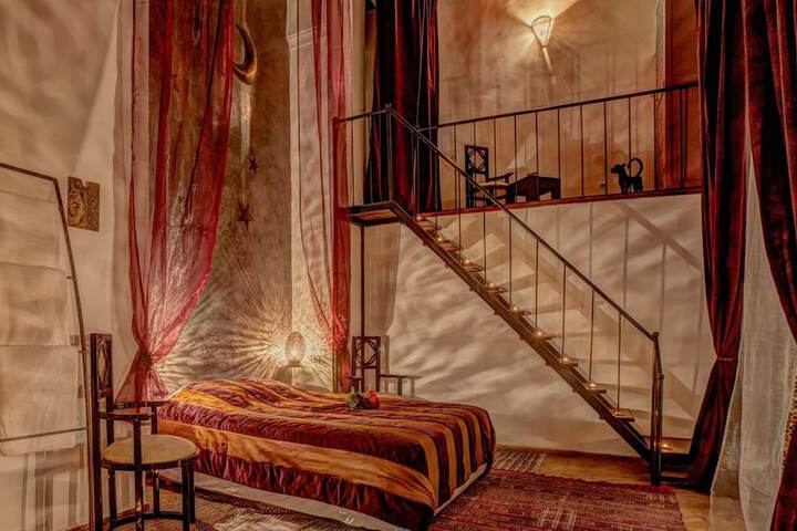 Room 17 of 42