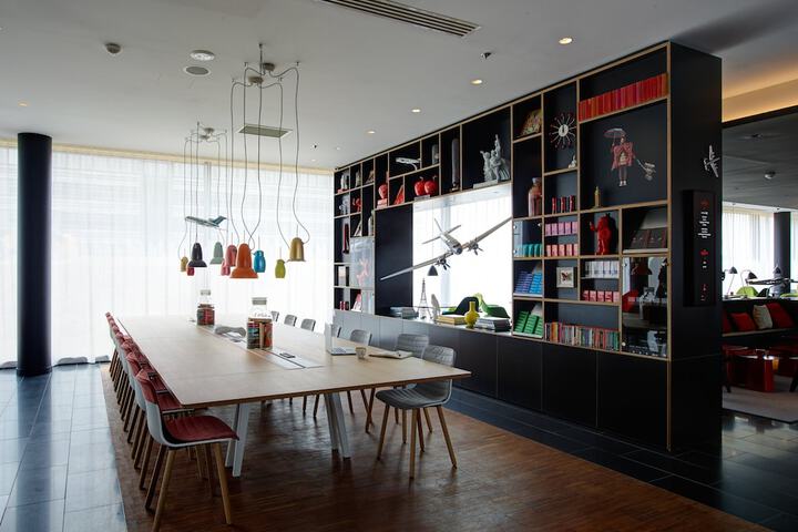 Entrance & Lobby