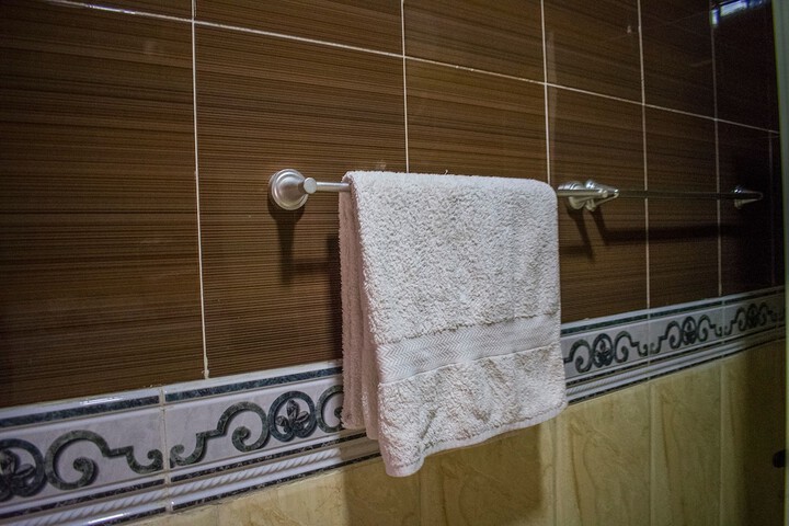 Room 6 of 32