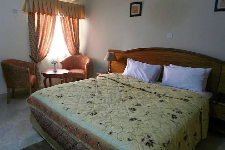 Room 7 of 34