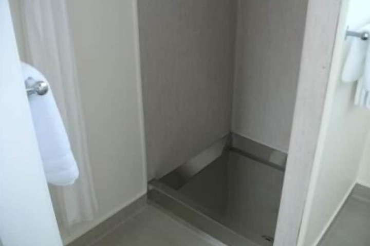 Room 16 of 21