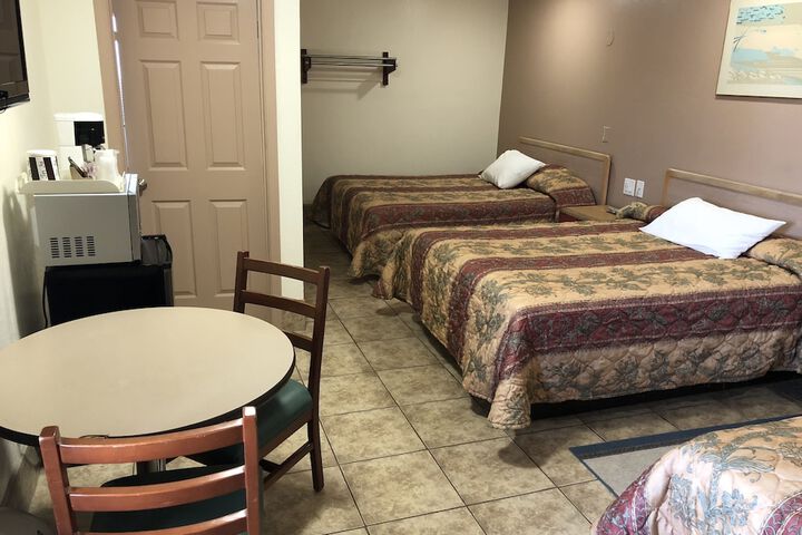 Superior Queen Bed (13 of 14)