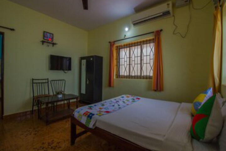 Room 11 of 18