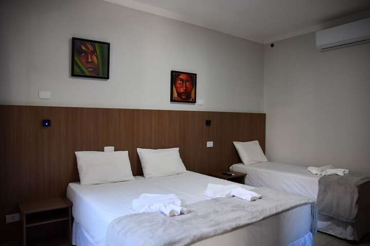 Room 15 of 48
