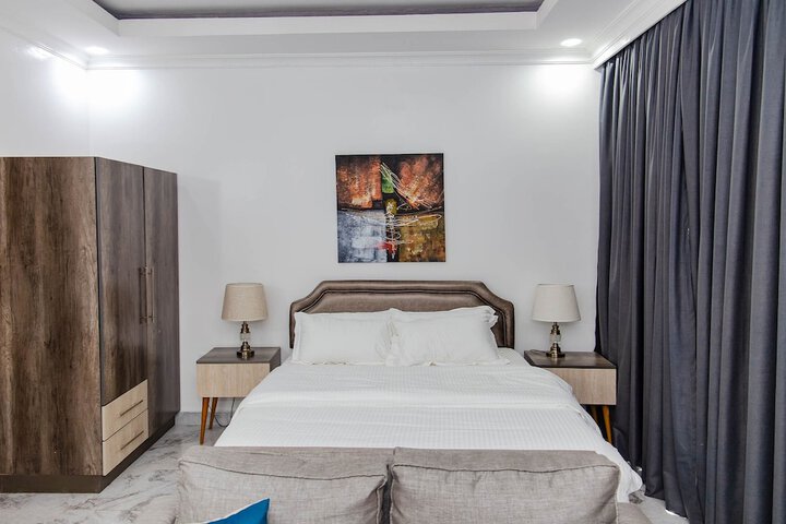 Room 6 of 38