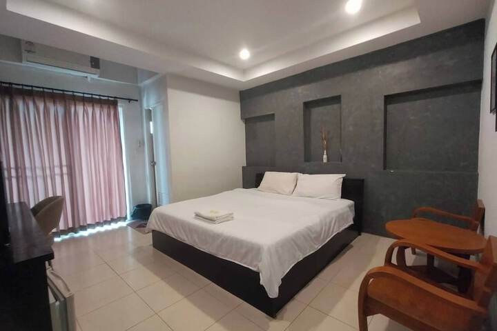 Room 15 of 29