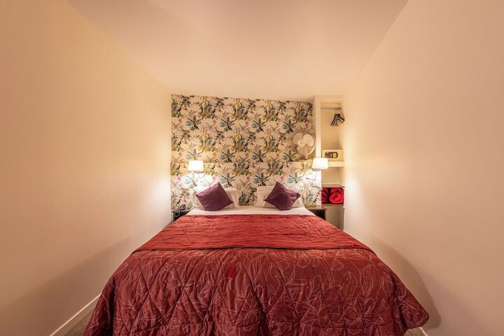 Room 27 of 53