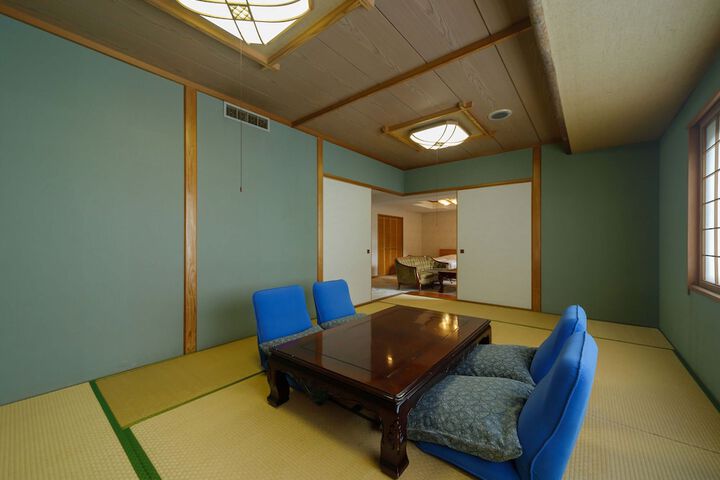 Room 16 of 188