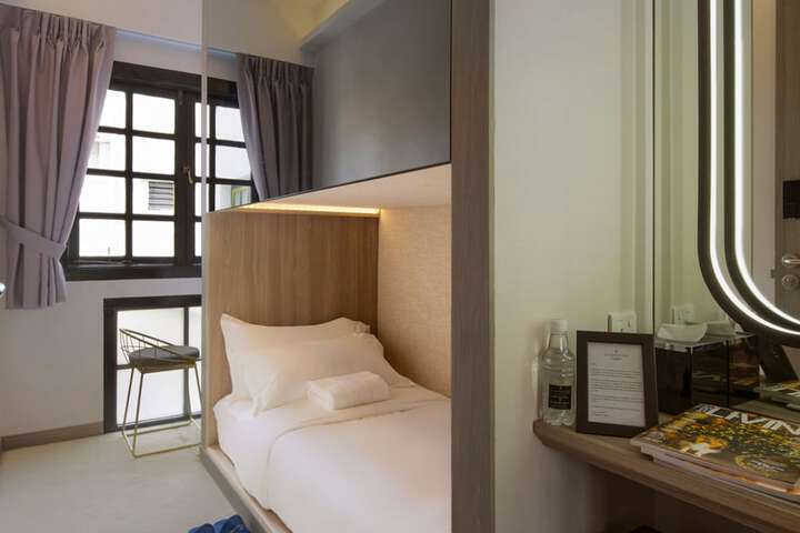 Room 93 of 180