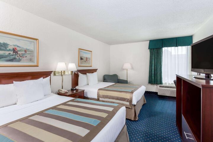 1 King Bed (9 of 15)