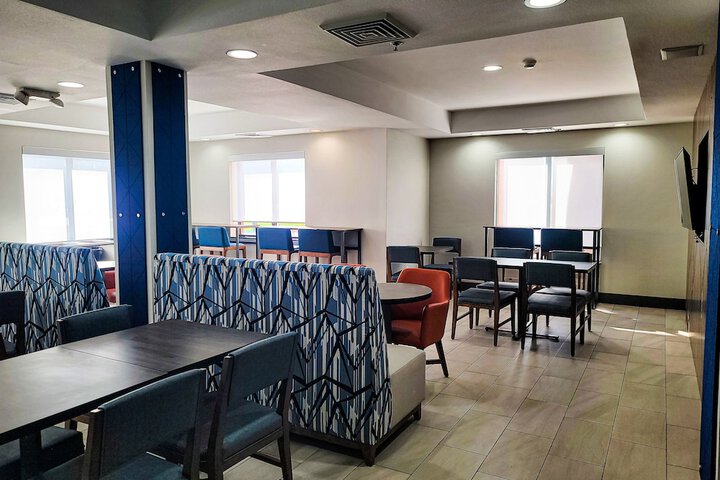 Breakfast/Coffee Service 37 of 50