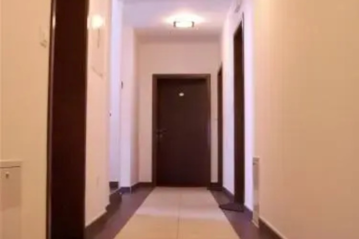 Room 13 of 16