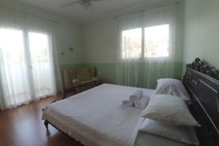 Room 10 of 24