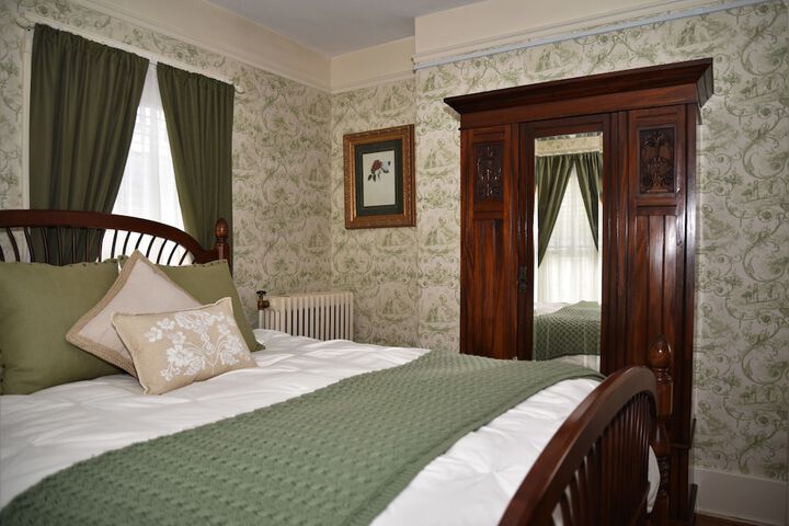 Room 14 of 96