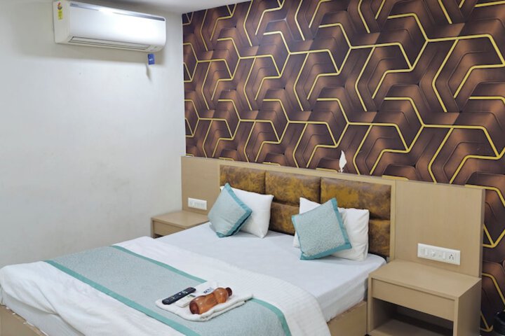 Room 6 of 24