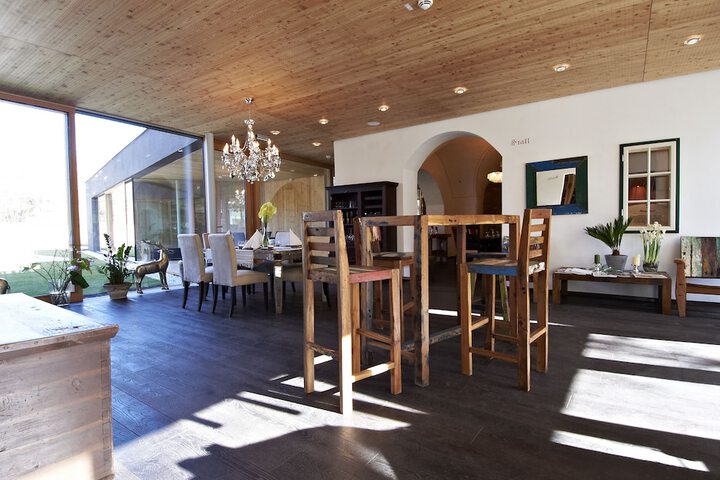 Entrance & Lobby