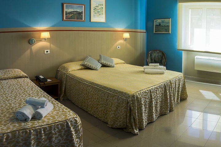 Room 13 of 37