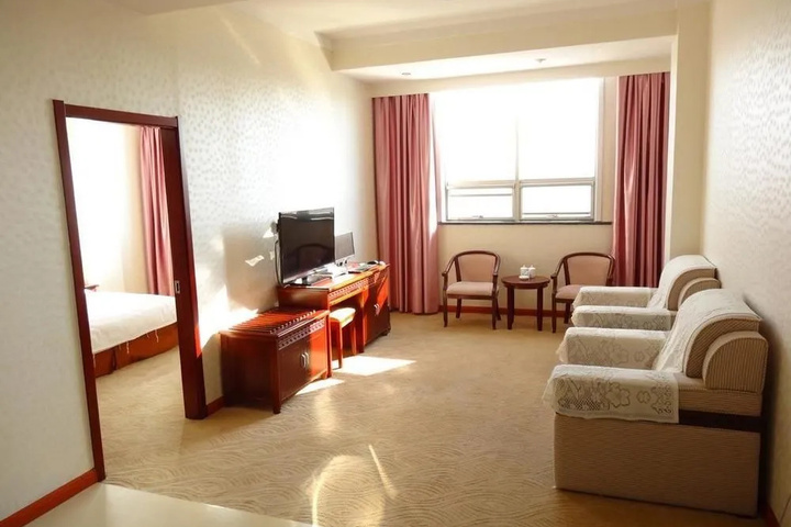 Room 3 of 9