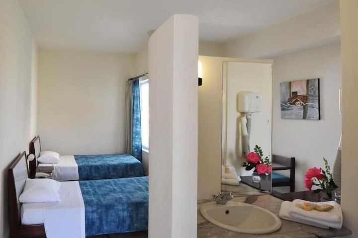 Room 9 of 31