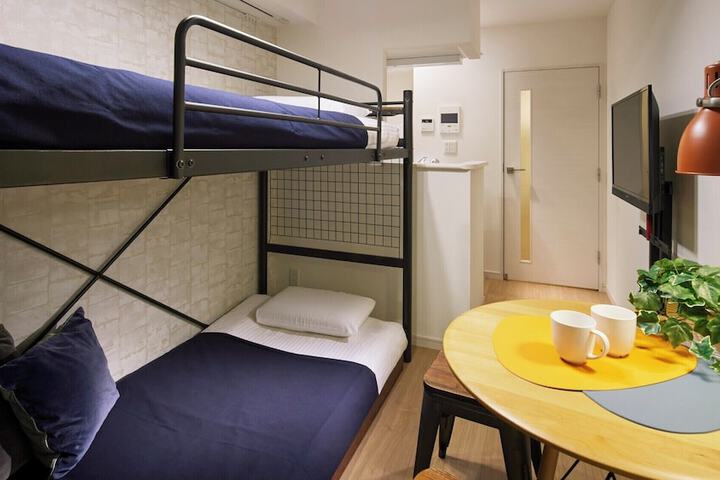 Room 6 of 27