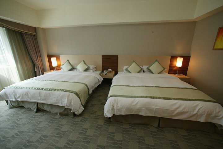 Room 17 of 90