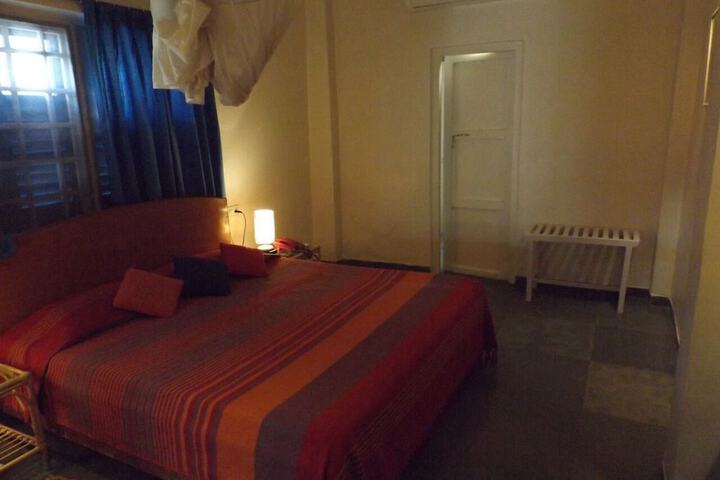 Room 46 of 233