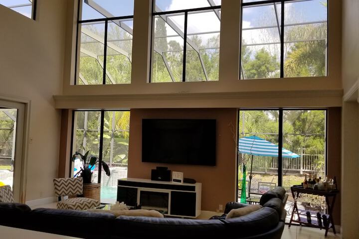 Tropical Mansion Escape