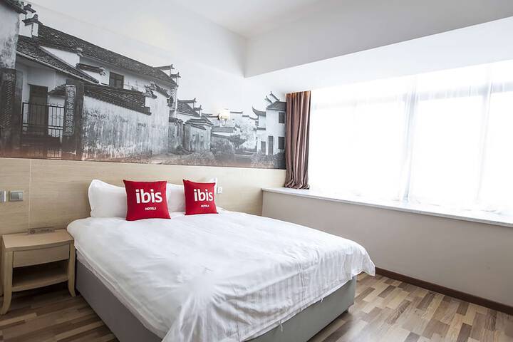 Room 18 of 32