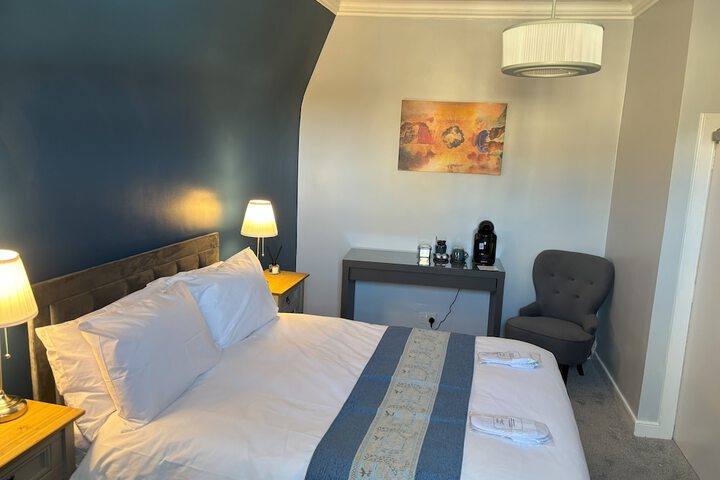 Room 2 of 18
