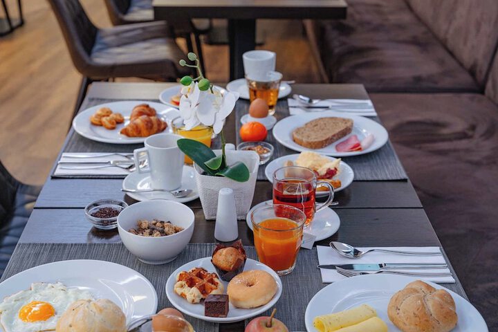 Breakfast/Coffee Service 74 of 84