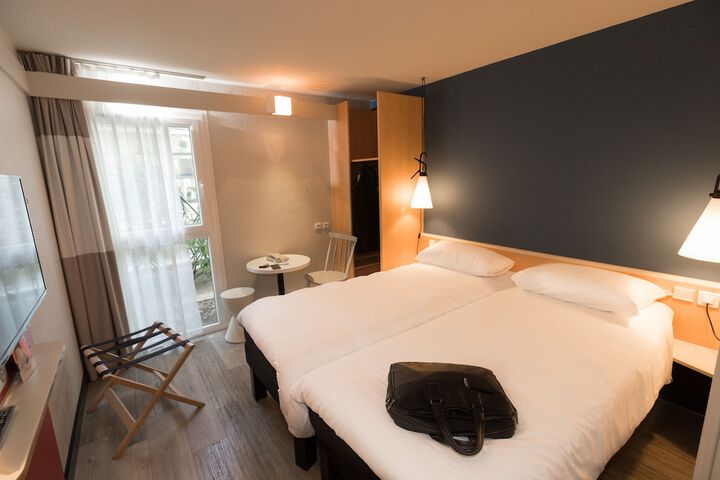 Room 12 of 83