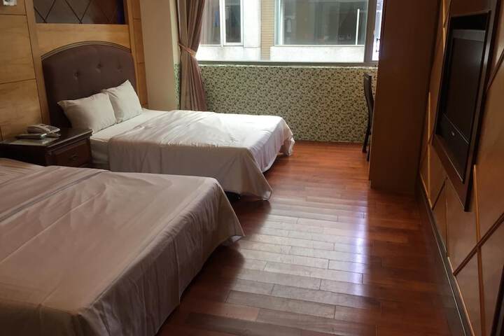 Room 56 of 79