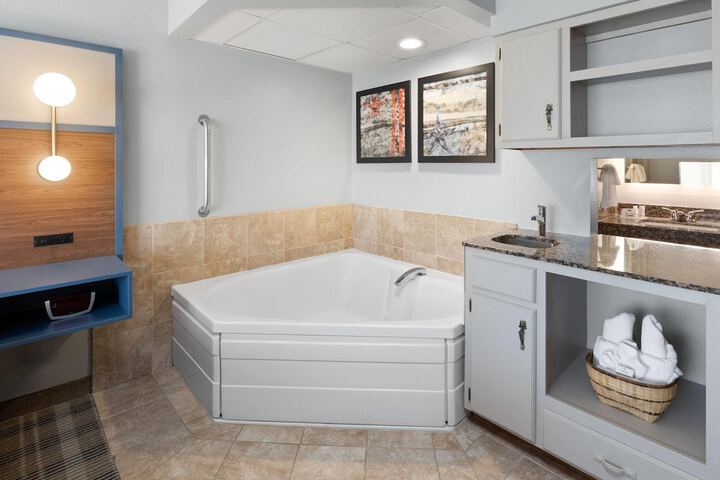 Jetted tub